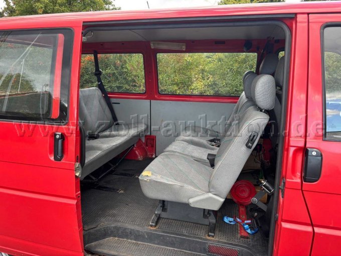 1 Feuerwehr Mannschaftstransportwagen VW T4 Transporter 8 Sitzer – foto 10 – kavel bij Zoll-Auktion, Zell a. Main
