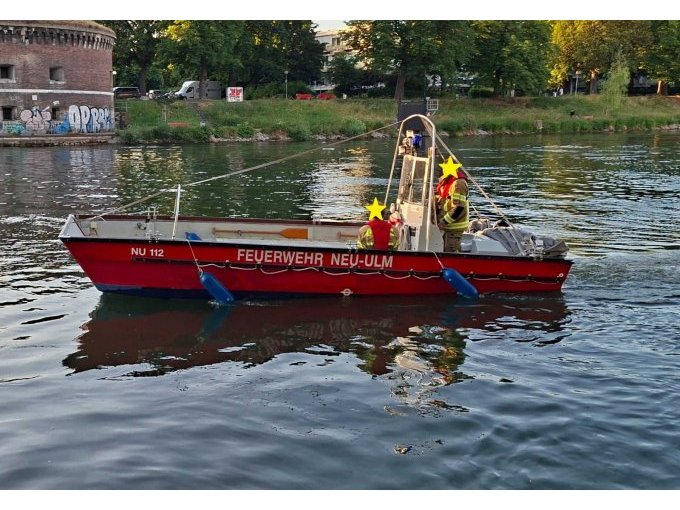 Ansicht im Wasser von links