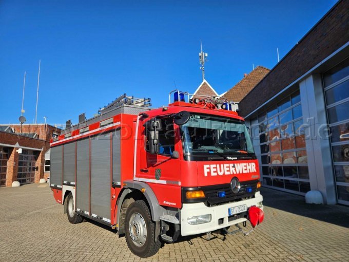 1 Feuerwehr Rüstwagen Mercedes Atego 1325/Schlingmann – foto 2 – kavel bij Zoll-Auktion, Emsdetten