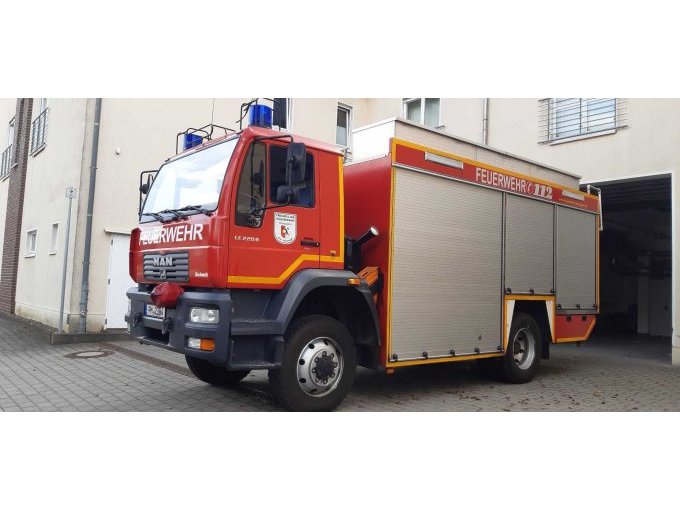 1 brandweer-reddingsvoertuig RW 2, fabrikant MAN, type L80, opbouw Schmitz – foto 2 – kavel bij Zoll-Auktion, Niemegk