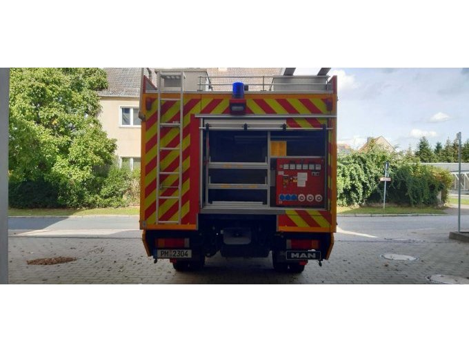 1 brandweer-reddingsvoertuig RW 2, fabrikant MAN, type L80, opbouw Schmitz – foto 3 – kavel bij Zoll-Auktion, Niemegk