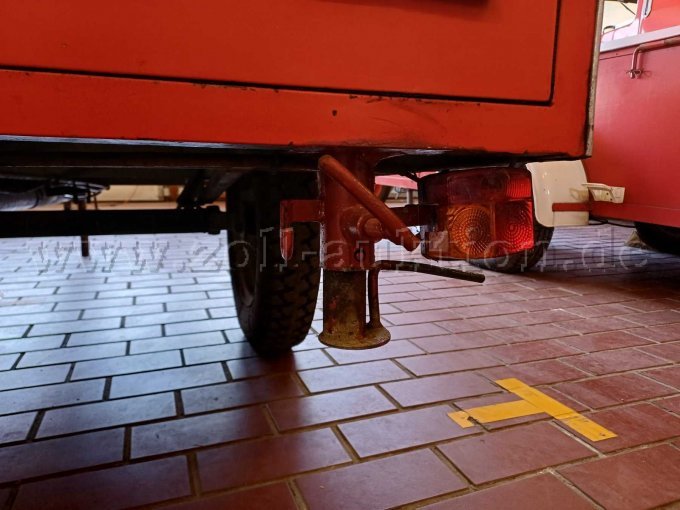 Ansicht von hinten
Abstützung zum herausklappen