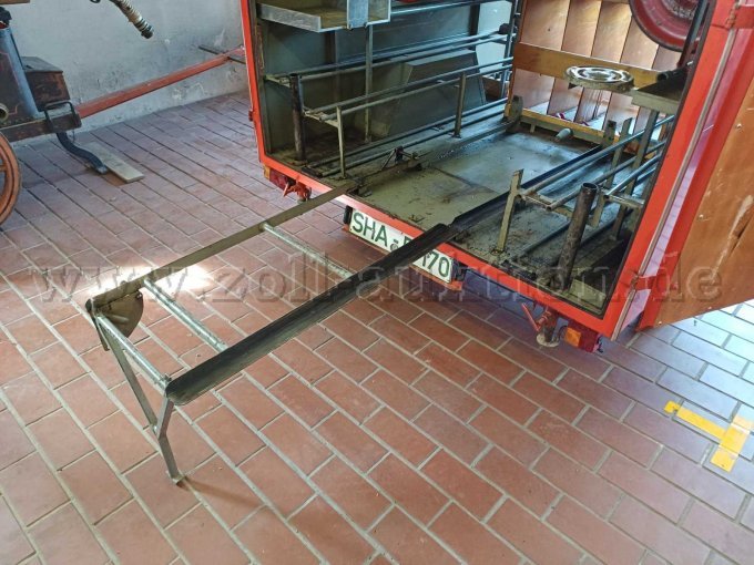 Ansicht von hinten
Auszug für Pumpe