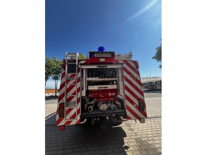 Geöffneter Geräteraum Heck