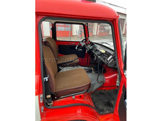 Innenraum vorn (ohne Funktechnik) B1000