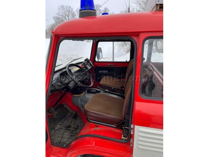 Innenraum vorn (ohne Funktechnik) B1000