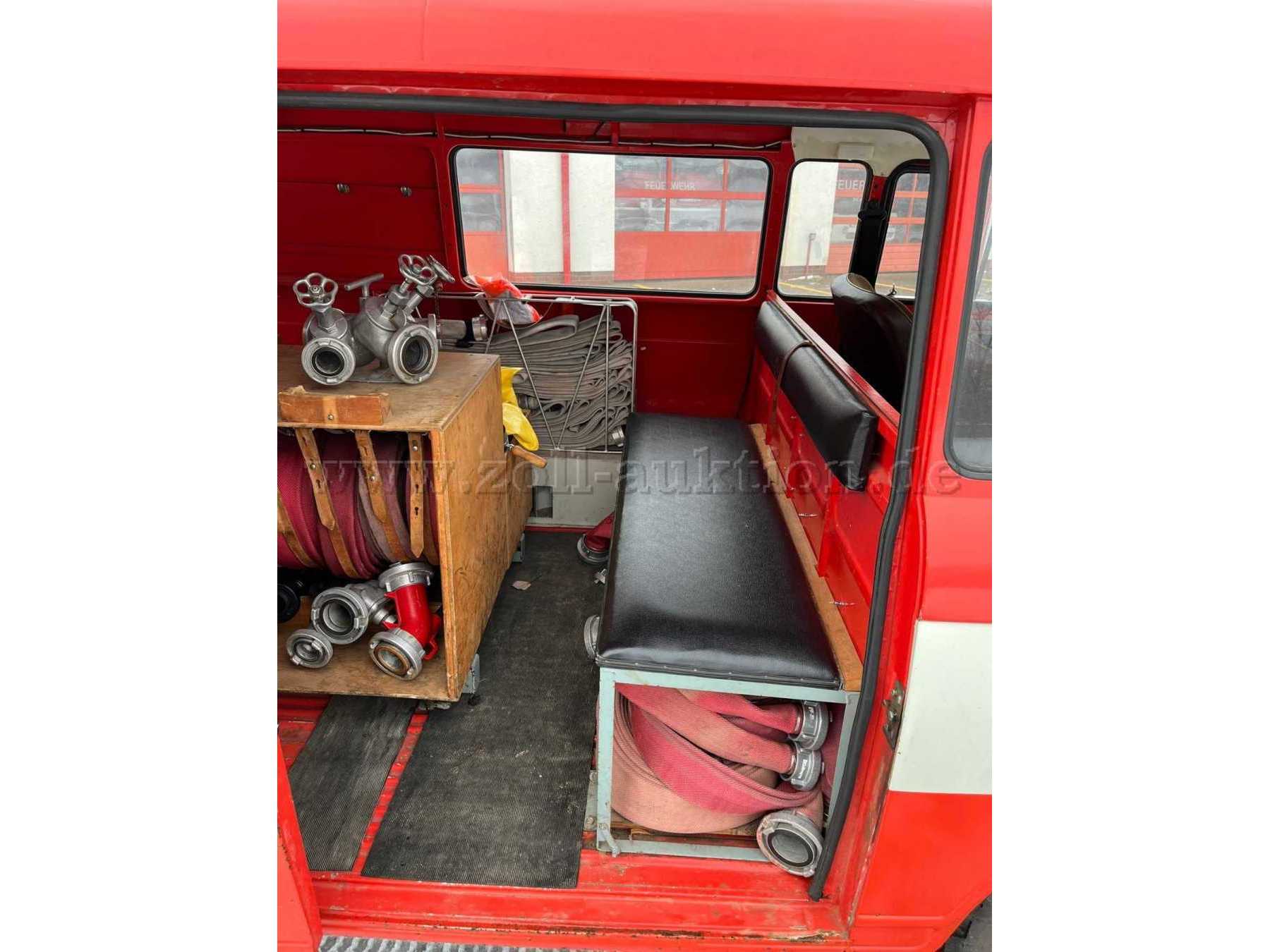 Innenraum hinten (ohne Beladung) B1000