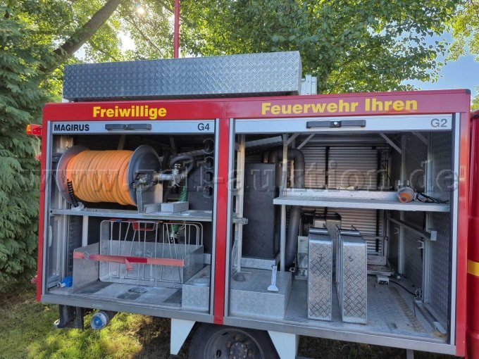 1 Feuerwehrfahrzeug Iveco Turbo Daily 49-10 (TSF-W) – foto 6 – kavel bij Zoll-Auktion, Westoverledingen