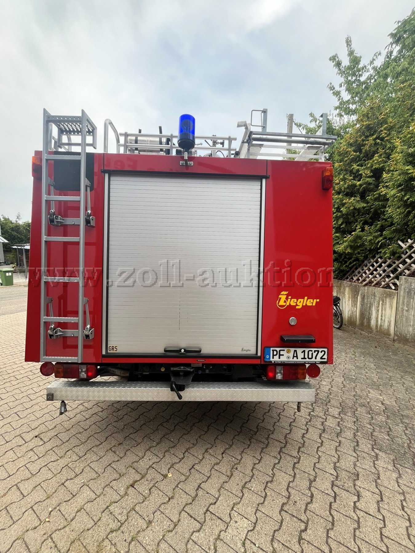 Zoll-Auktion - 1 Feuerwehrfahrzeug – Löschgruppenfahrzeug 8/6 Mercedes ...