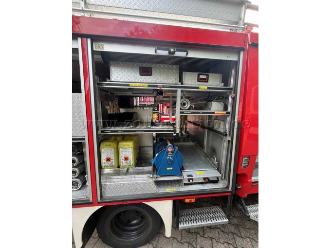 1 brandweerwagen – blusvoertuig 8/6 Mercedes-Benz 814 F – foto 8 – kavel bij Zoll-Auktion, Tiefenbronn