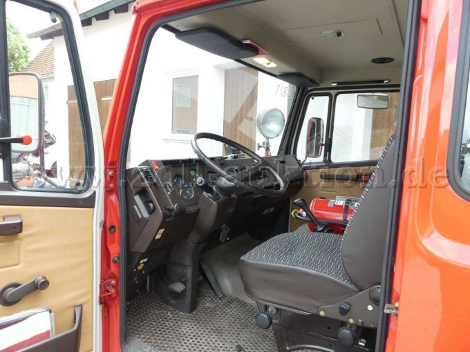 1 brandweerwagen LF 8 (Mercedes-Benz 814 F / Ziegler) – foto 5 – kavel bij Zoll-Auktion, Graben
