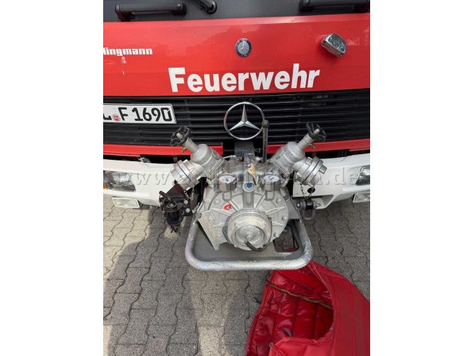 1 Feuerwehrfahrzeug LF 8 – Mercedes-Benz mit Schlingmann-Aufbau – foto 6 – kavel bij Zoll-Auktion, Lähden