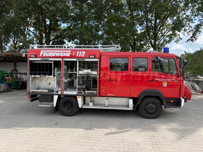 1 Feuerwehrfahrzeug LF 8 – Mercedes-Benz mit Schlingmann-Aufbau – foto 4 – kavel bij Zoll-Auktion, Lähden
