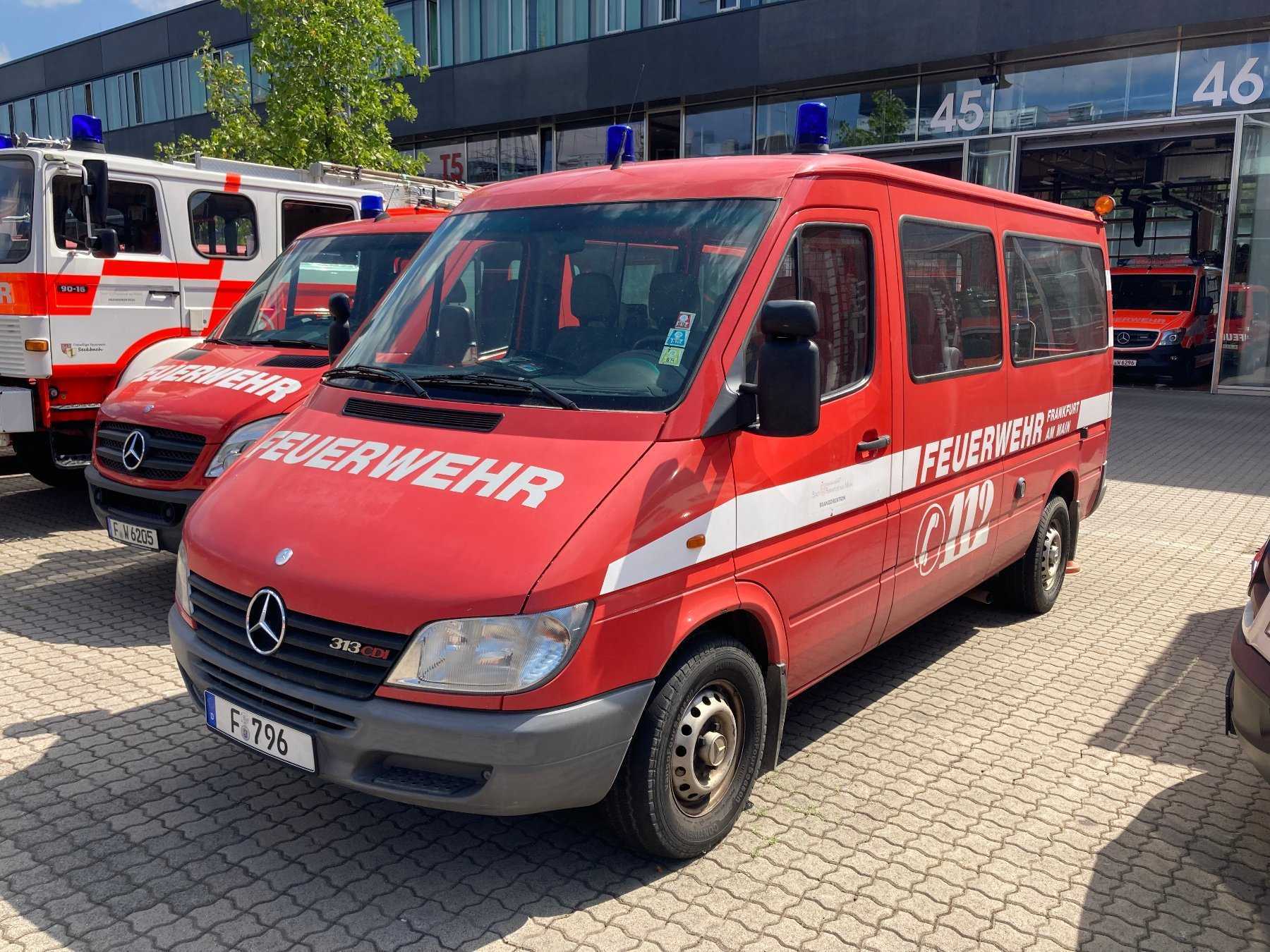 vorne links