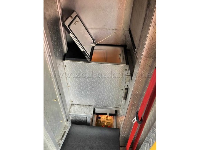 2x Kühlschrank im Mannschaftsraum