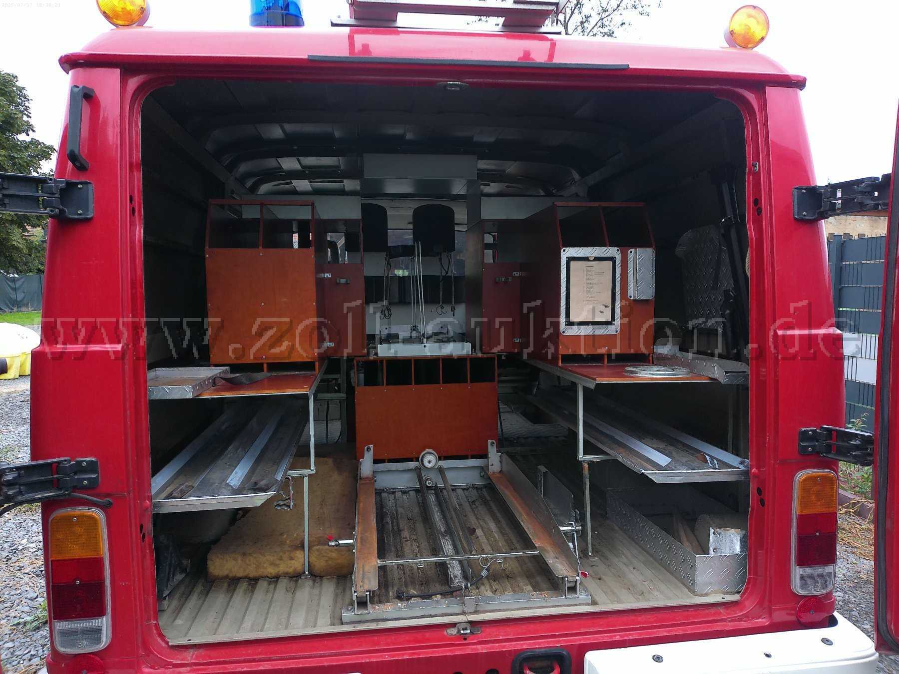 Typ Zoll-Auktion - 1 Feuerwehrfahrzeug Volkswagen LT 31, Typ 281 (ID 979621)