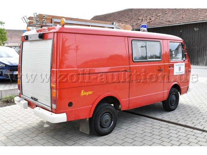 Feuerwehrfahrzeug seitlich