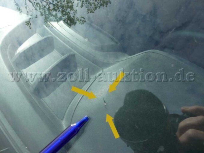 Frontscheibe mit Riß