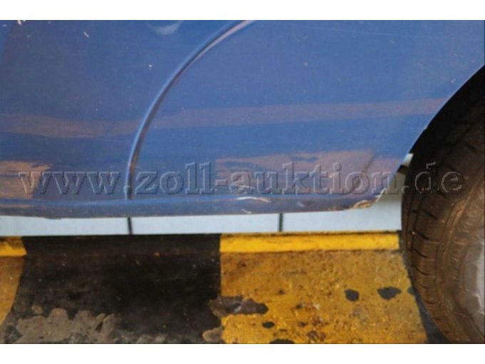 Kratzer und Rost Fahrerseite