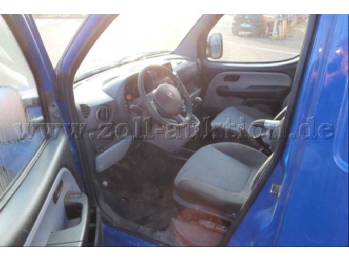 Fahrerseite Innenraum