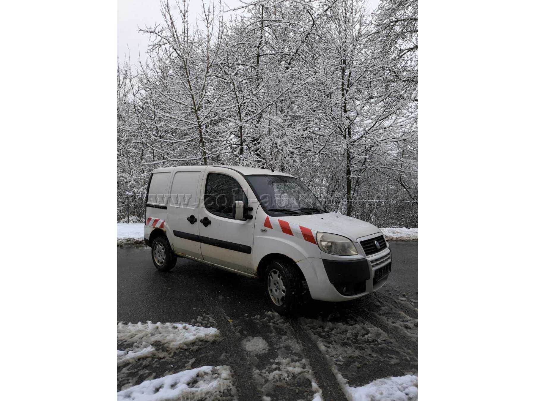 Seitlich vorne links