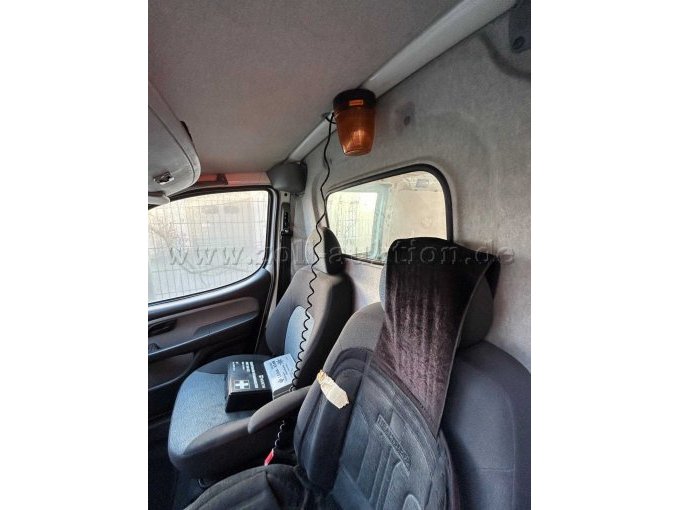 Innenraum mit Trennwand