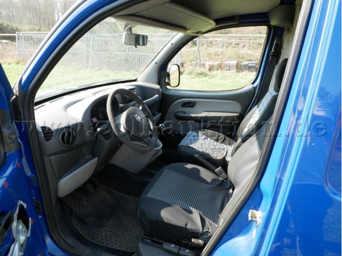 Übersicht Innenraum links