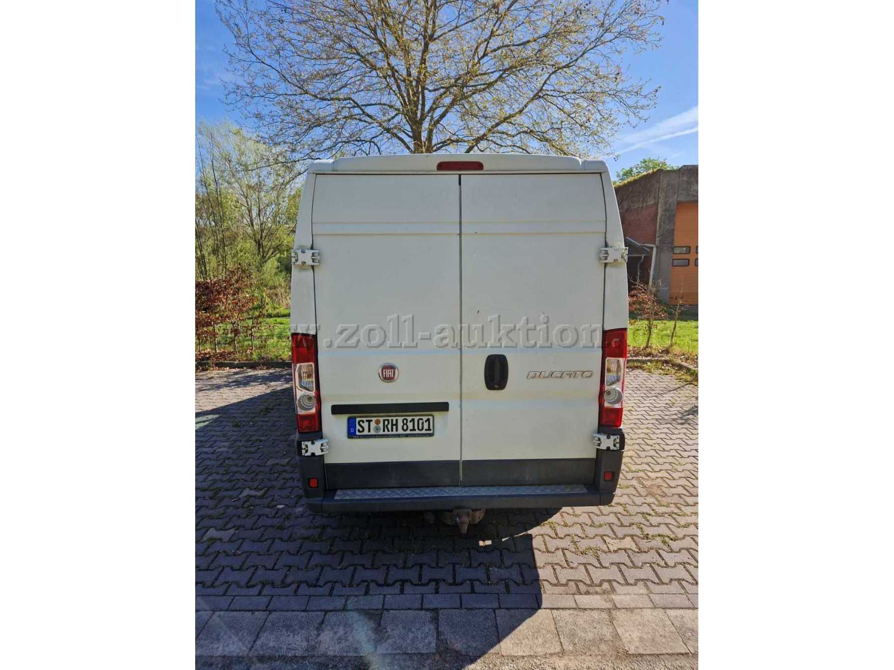 Fiat Ducato Transporter Heckansicht