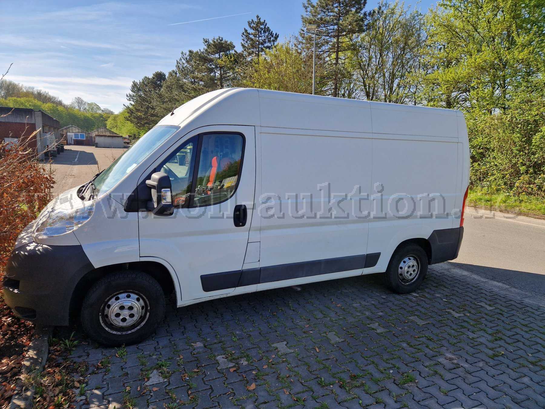 Fiat Ducato Transporter Seiten/Vorderansicht