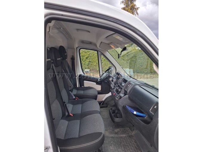 Innenansicht 1. Sitzreihe