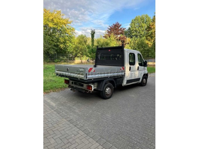 Fiat Ducato DOKA Ansicht hinten Seite rechts
