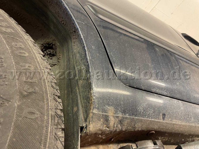 Durchgerosteter Schweller hinten rechts