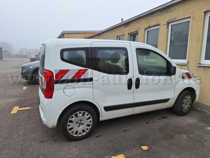 Bild seitlich rechts Hinten