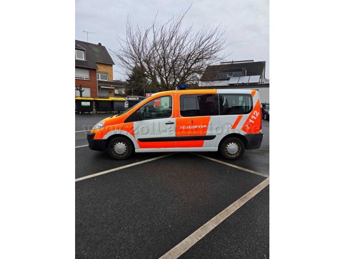 Fiat Scudo Fahrerseite ("112" Beklebung)