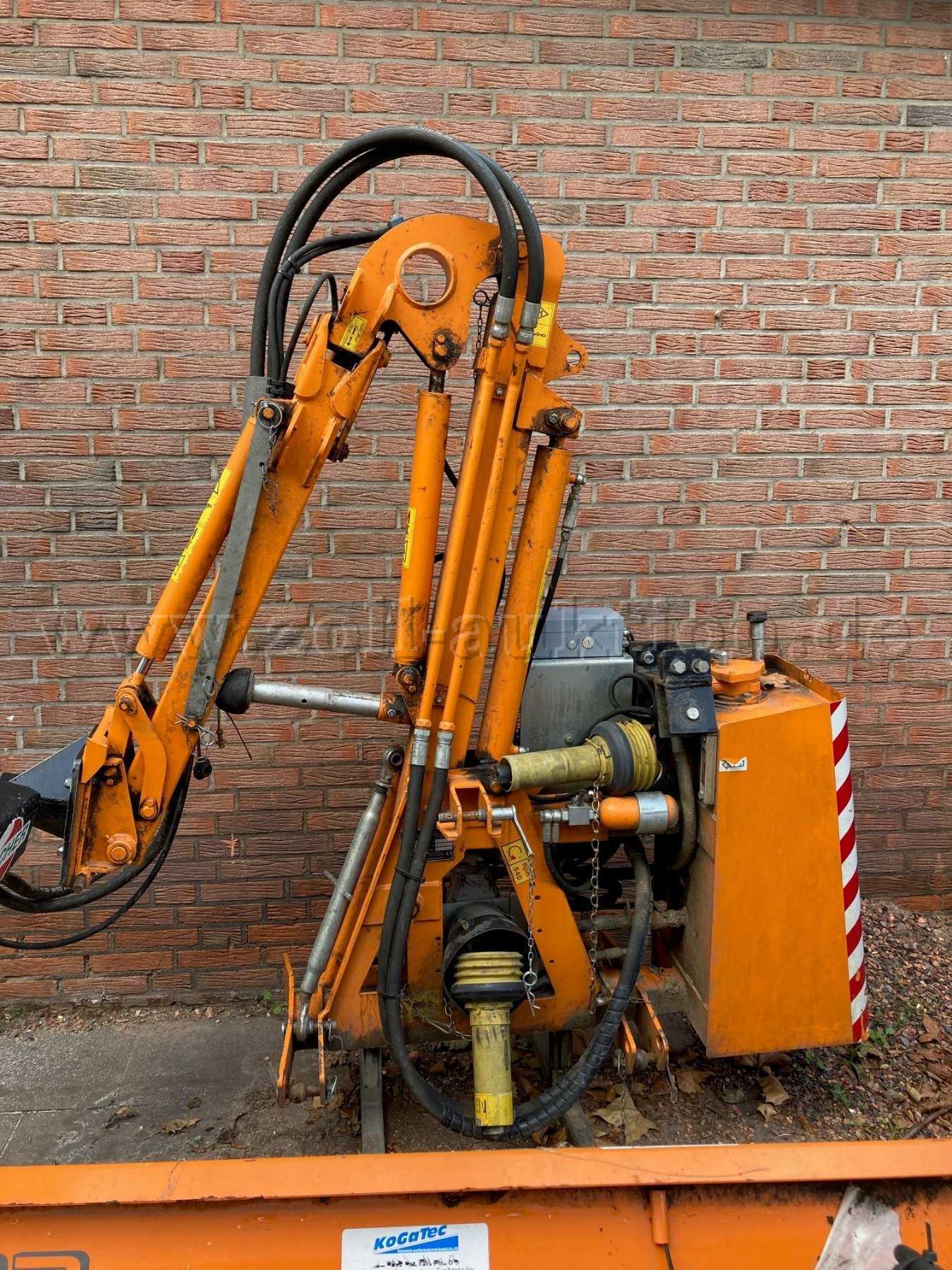 1 Fischer Ausleger DZ 2.3500 mit Heckenschere und Mulchkopf