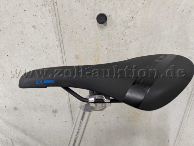 Black and Blue Selle Royal Cube Active 2.1 Sattel