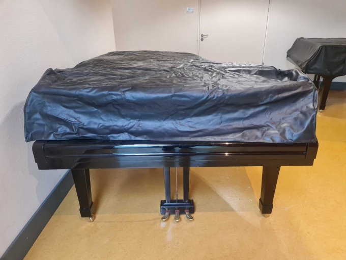 Frontalansicht abgedeckt