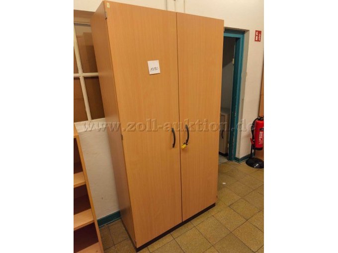 Flügeltürenschrank geschlossen