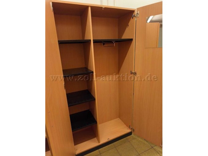 Flügeltürenschrank offen