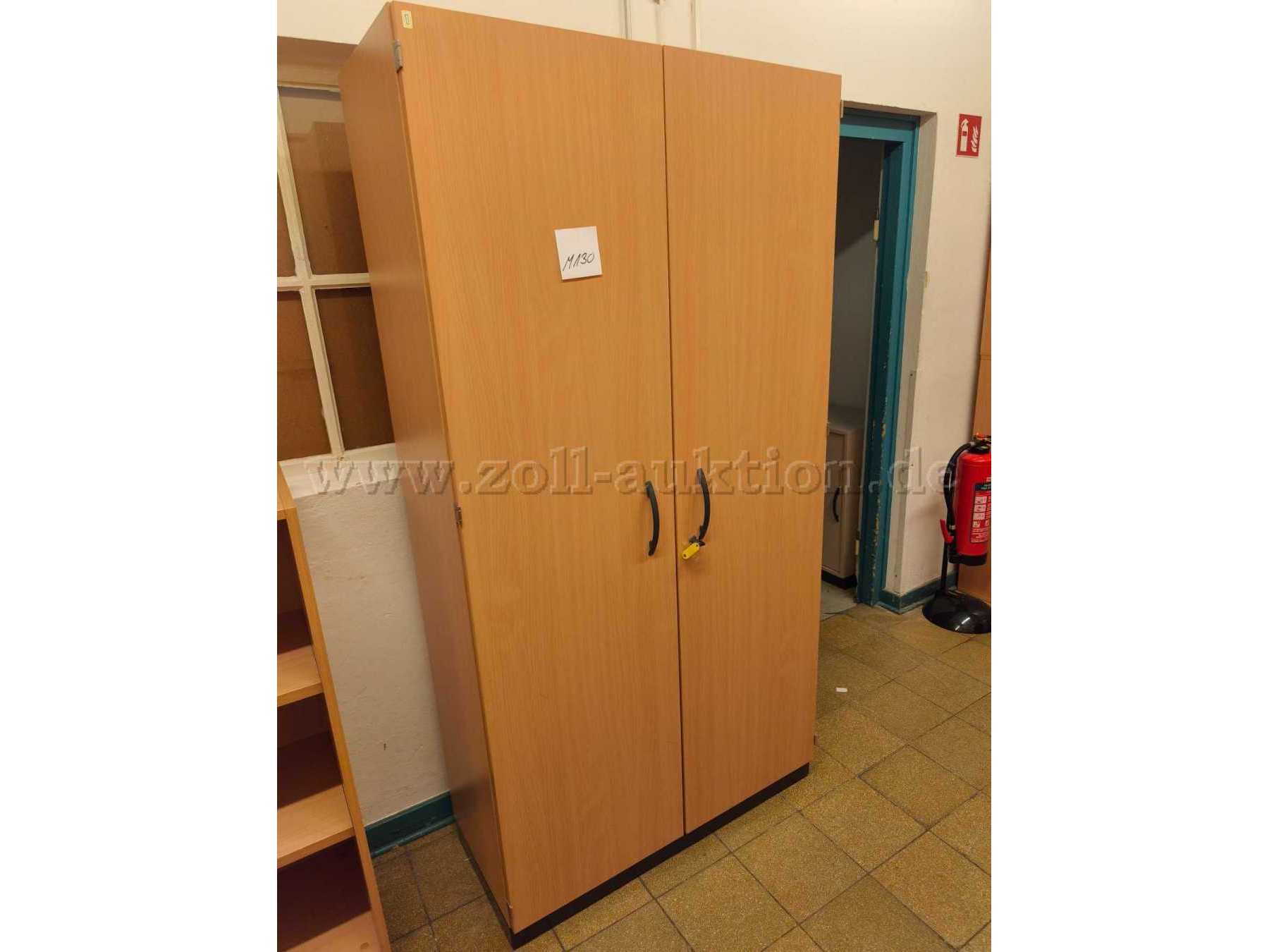 Flügeltürenschrank geschlossen