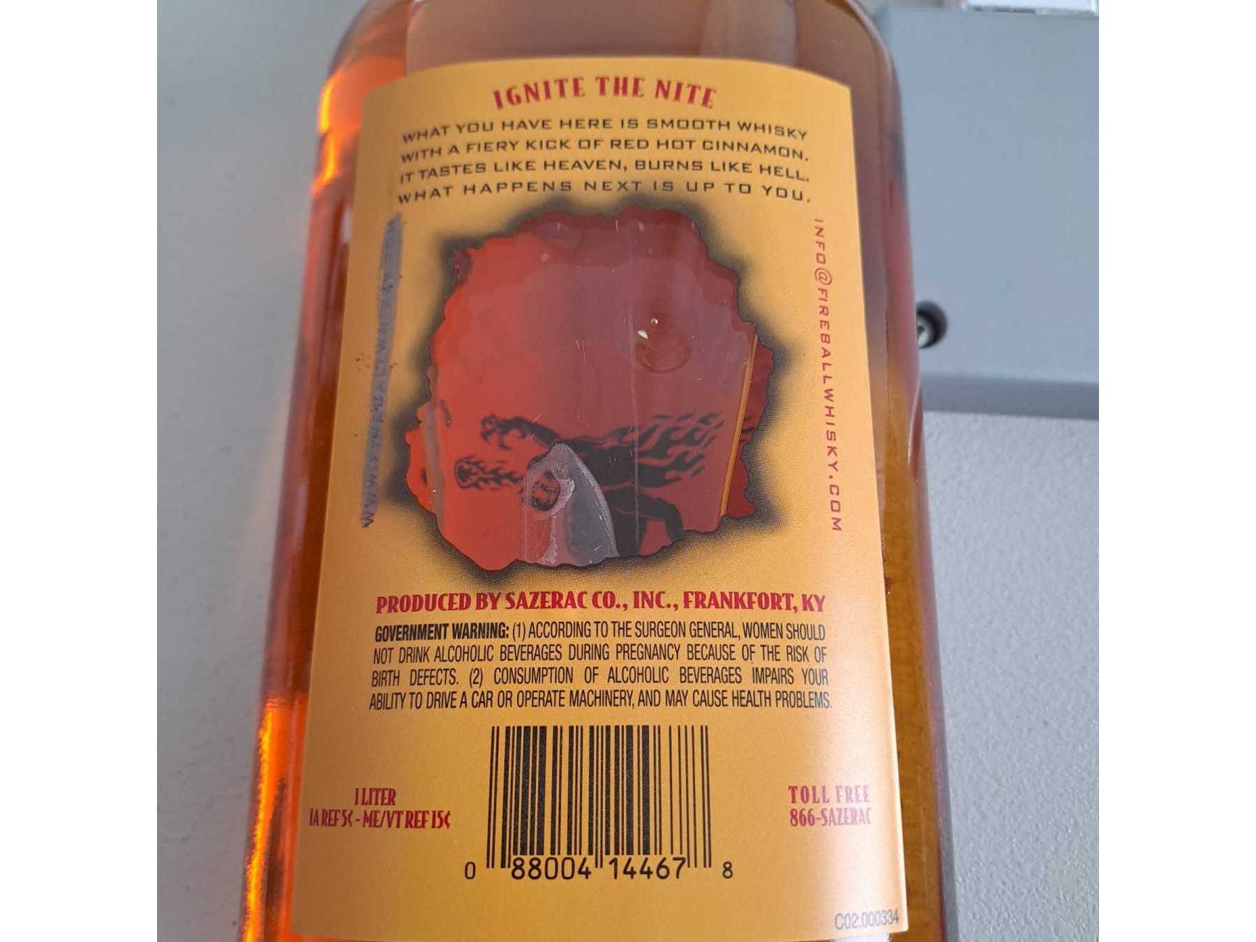 Fireball Whisky Likör Rückseite Detail