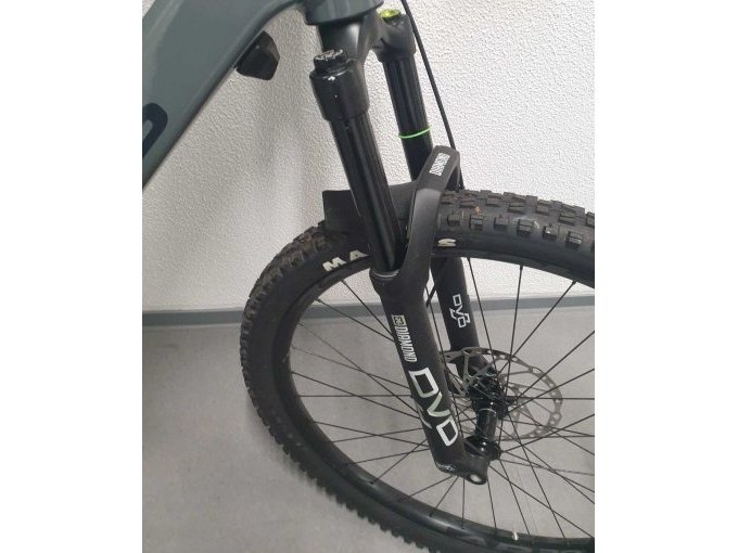 Vorne: Hydraulische Scheibenbremse