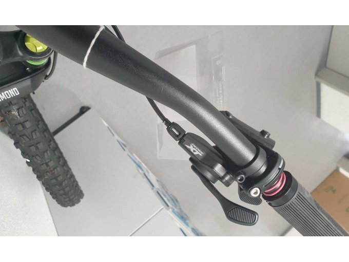 Schalthebel: Shimano SLX M7100, 12-speed