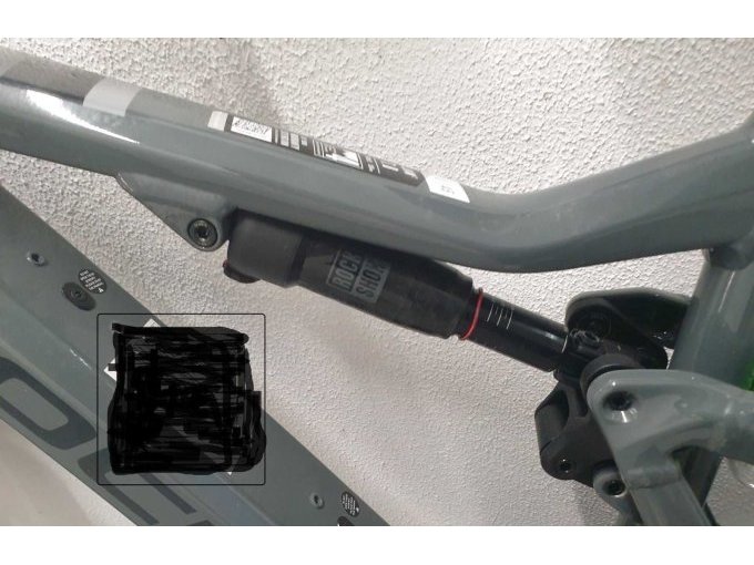 Dämpfer: RockShox Deluxe Select, 210/55 mm