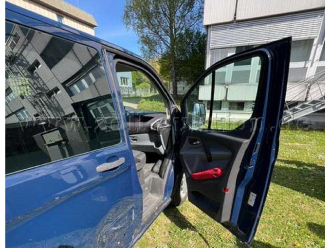 Seitenansicht Tür geöffnet