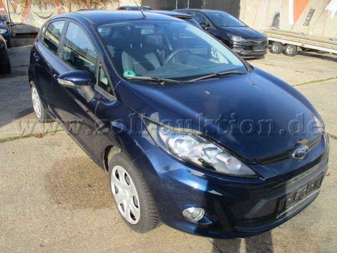 Seite vorn rechts Seite vorn rechts