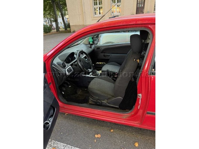 Innenansicht Vordersitze.jpg