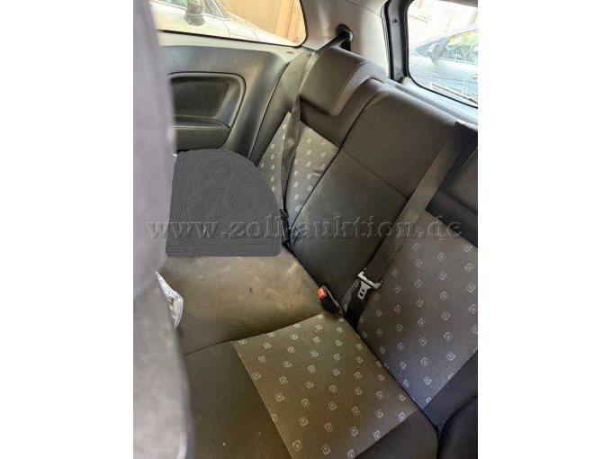 Innenansicht Rücksitze.jpg