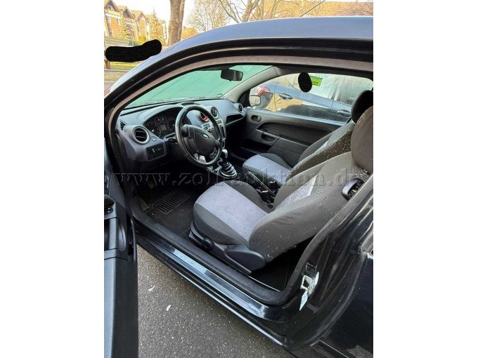 Innenansicht Vordersitze.jpg