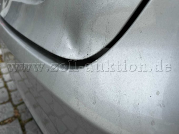 Delle Heckklappe rechts unten